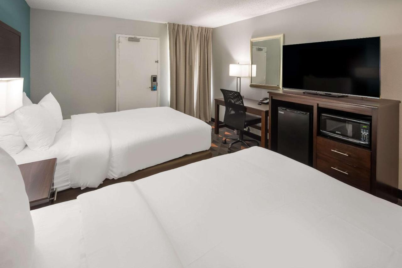 Clarion Pointe Indianapolis Northeast Hotel Castleton Exterior foto