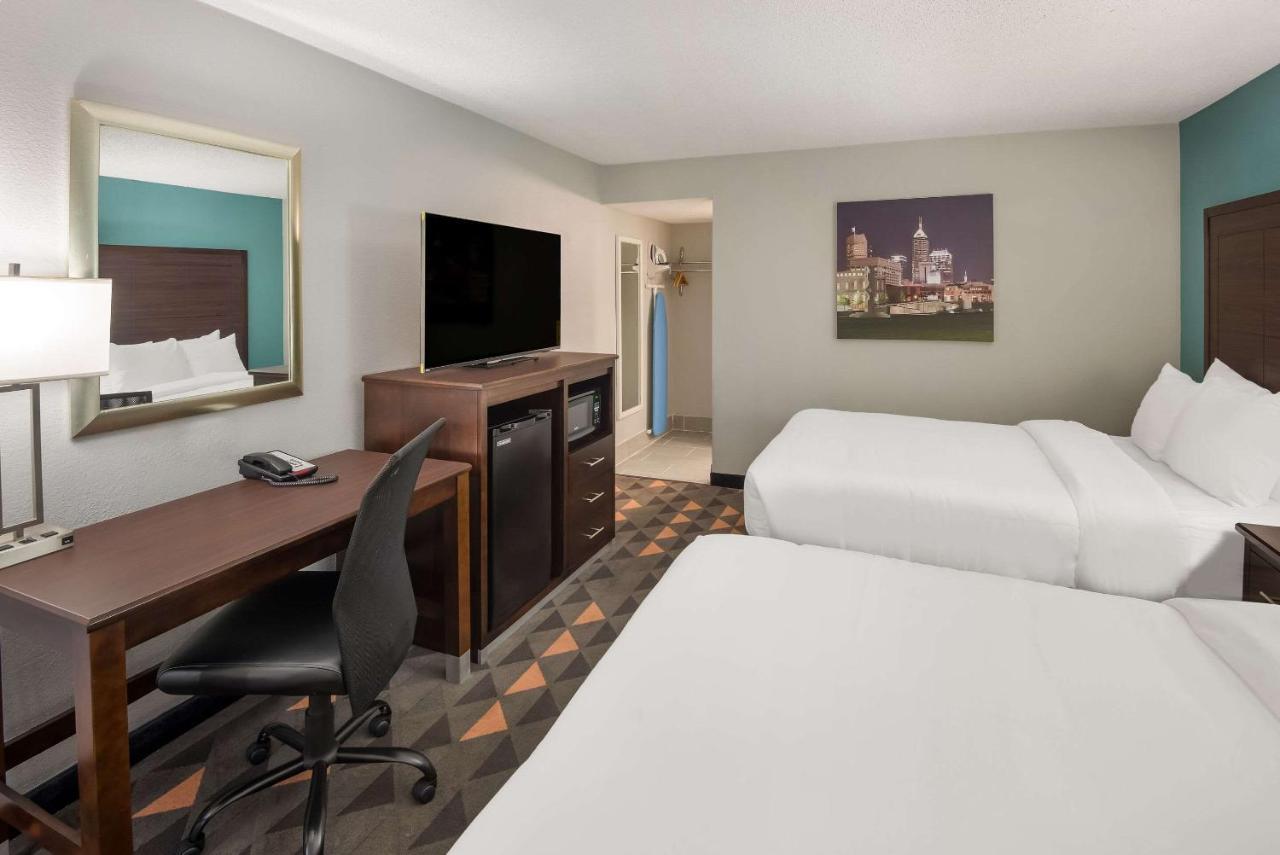 Clarion Pointe Indianapolis Northeast Hotel Castleton Exterior foto